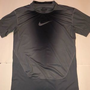 Never worn Nike pro combat tee shirt